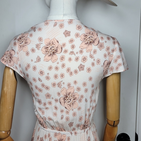 Olivaceous Pink Cottagecore Whimsical High-Low Flutter Sleeve Floral Dress Small - Picture 11 of 12